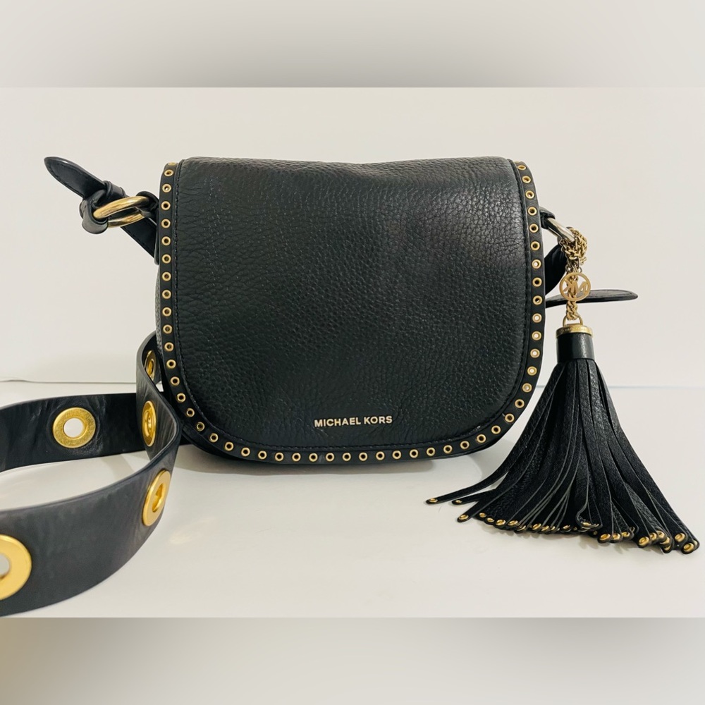 MICHAEL KORS  Brooklyn Saddle Bag in Black Pebble Leather